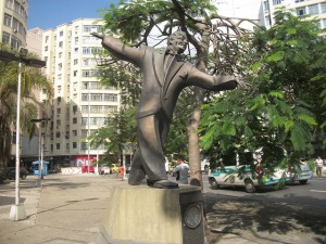 Estatua_Braguinha