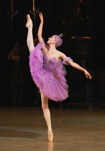 Bailarina lilas - Lilia Lishchuk